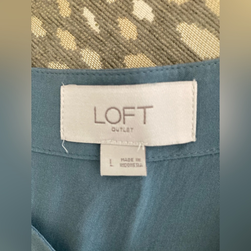Loft Outlet Tencel Wrap Peplum Blouse With Flutter Sleeves. Size L - Picture 6 of 8